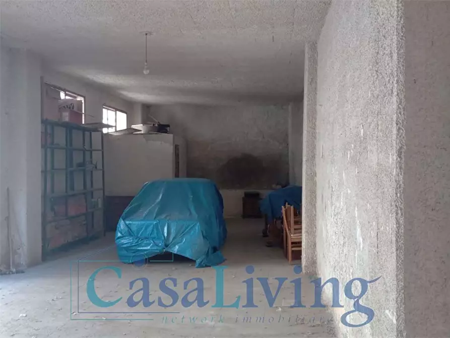 Immagine 19 di Magazzino in vendita  in Via Venero 205 a Monreale