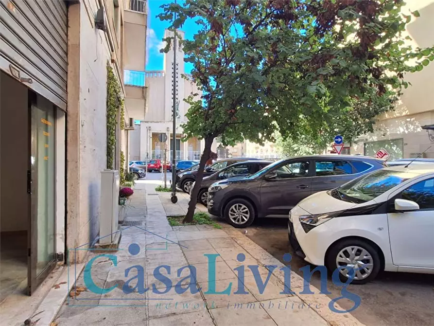 Immagine 14 di Negozio in vendita  in Via G. Pipitone Federico 96 a Palermo