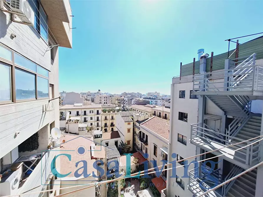 Immagine 30 di Appartamento in vendita  in Via Mariano Stabile 110 a Palermo