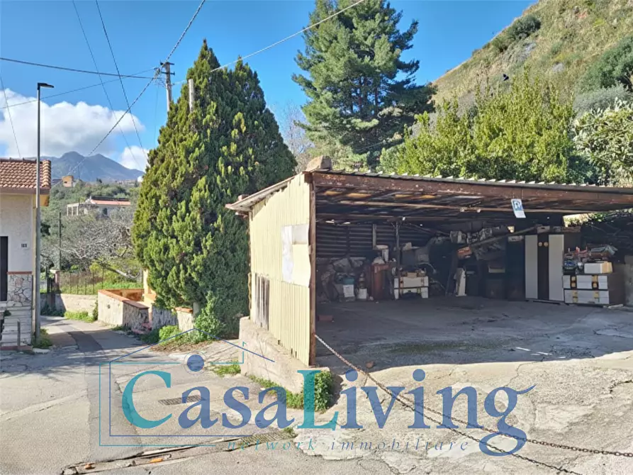 Immagine 33 di Villa in vendita  in via Favara 23 a Monreale