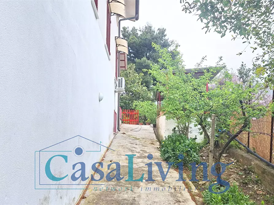 Immagine 28 di Villa in vendita  in via esterna strazzasiti a Monreale