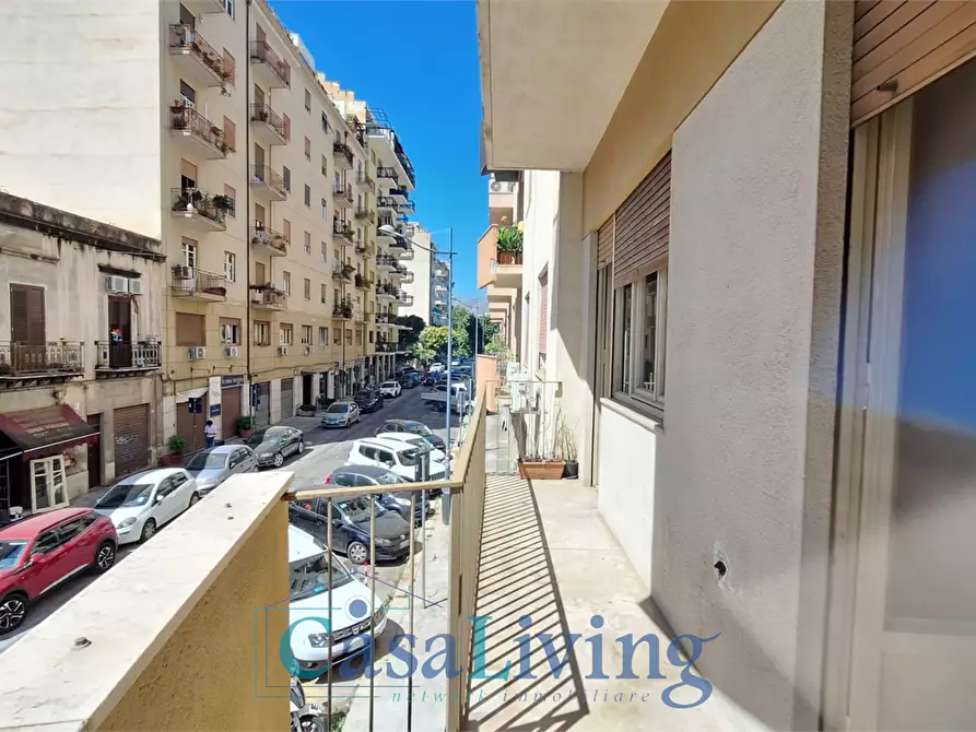 Immagine 25 di Appartamento in affitto  in Via saverio scrofani  15 a Palermo