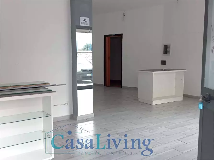 Immagine 8 di Negozio in vendita  in Via Venero  179 a Monreale