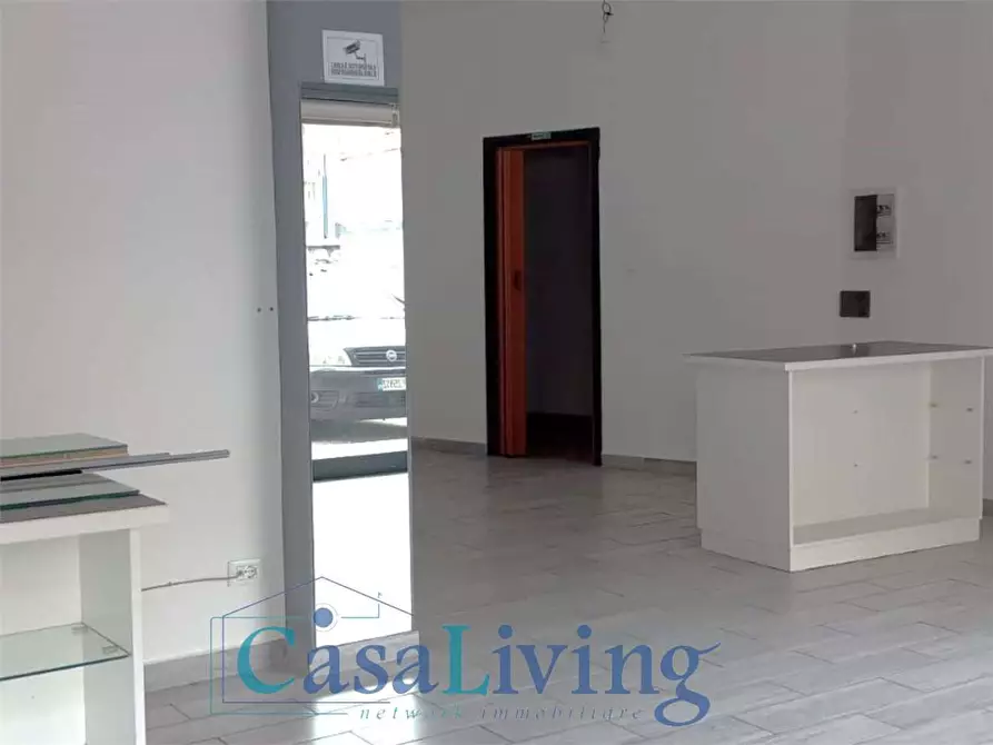 Immagine 16 di Negozio in vendita  in Via Venero  179 a Monreale
