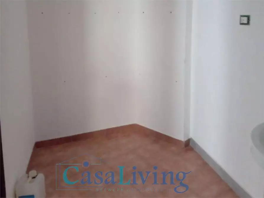 Immagine 18 di Negozio in vendita  in Via Venero  179 a Monreale