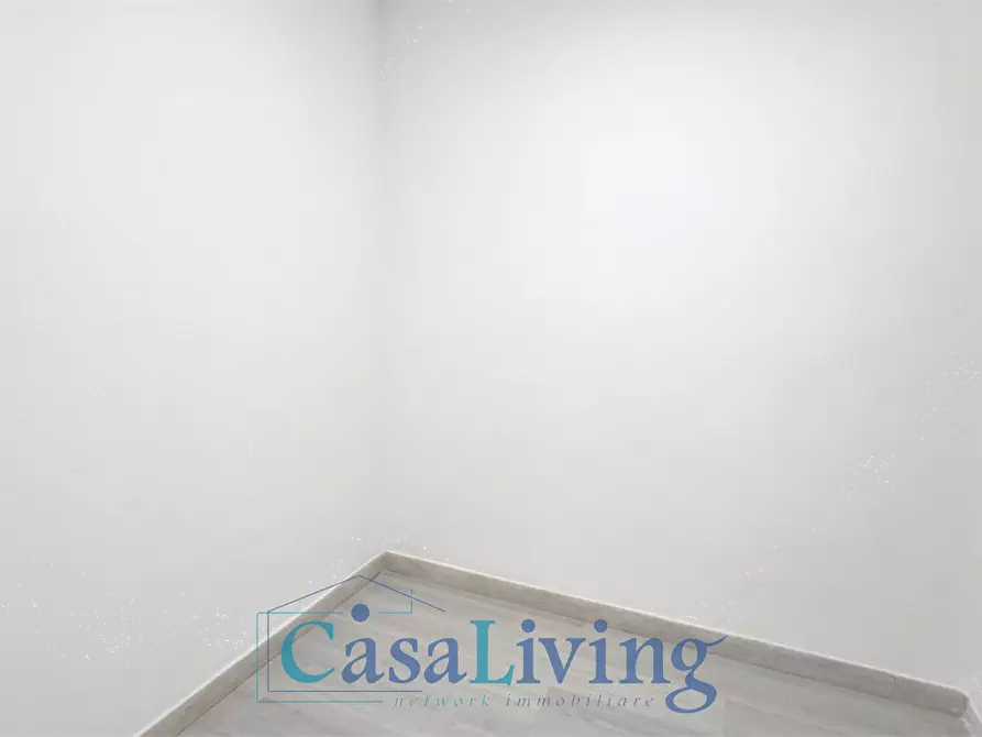 Immagine 9 di Negozio in affitto  in Via Venero  29 a Monreale