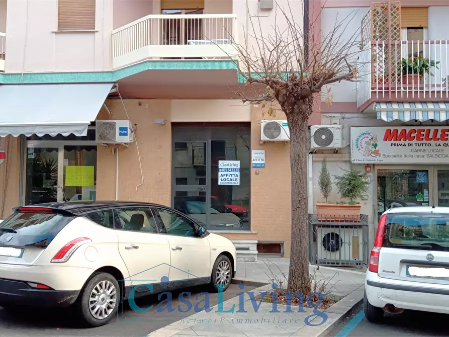 Immagine 12 di Negozio in affitto  in Via Venero  29 a Monreale