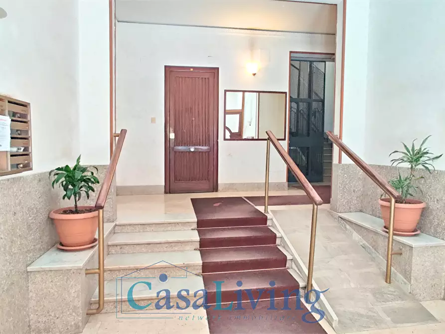 Immagine 3 di Appartamento in vendita  in Via Domenico Trentacoste 34 a Palermo