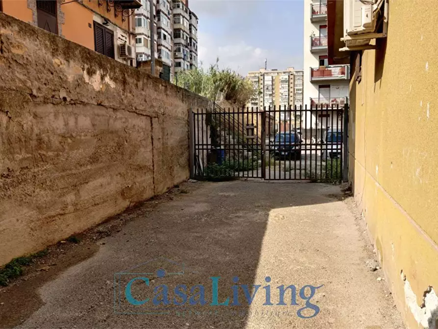 Immagine 12 di Garage in vendita  in VIa Giuseppe Pianell 20 - 30 a Palermo