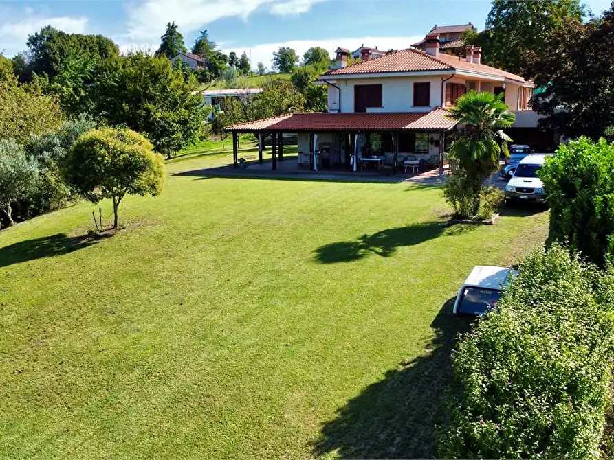 Immagine 1 di Villa in vendita  in Strada Luca a Marentino