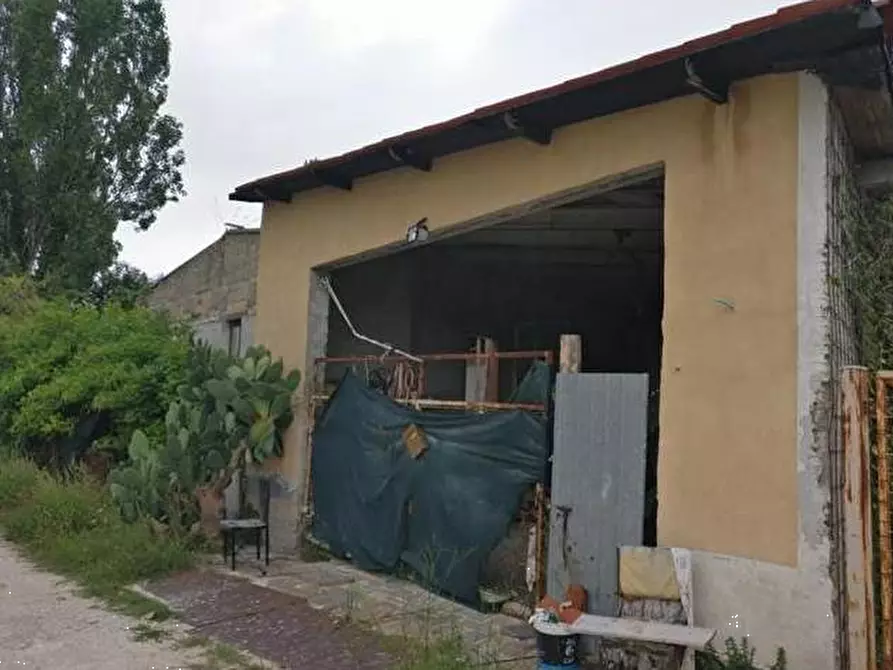 Immagine 1 di Stabile in vendita  in Localita' Bellocchi 56/B a Fano