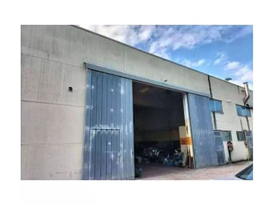 Immagine 1 di Capannone industriale in vendita  in Via Enrico Mattei 7/C a Fano