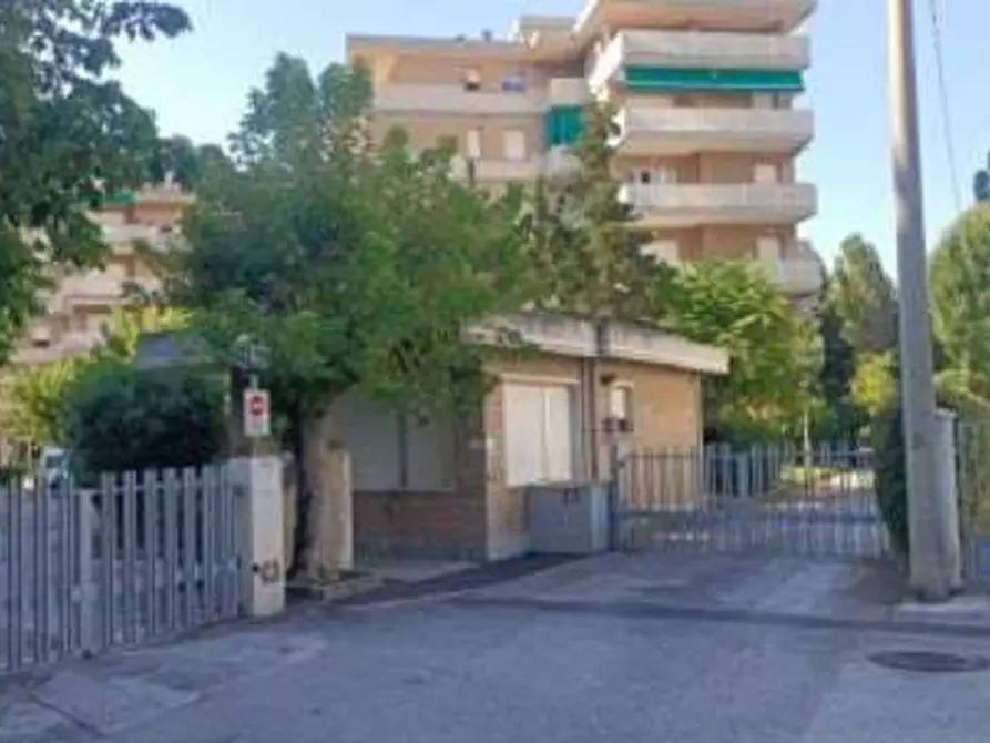 Immagine 1 di Appartamento in vendita  in Via Raffaello Sanzio 21-D a Fano