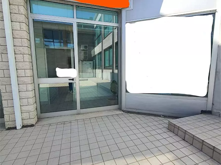 Immagine 2 di Ufficio in vendita  in Via Nazionale 2 a Vallefoglia