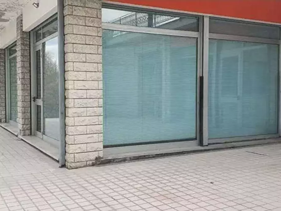 Immagine 3 di Ufficio in vendita  in Via Nazionale 2 a Vallefoglia