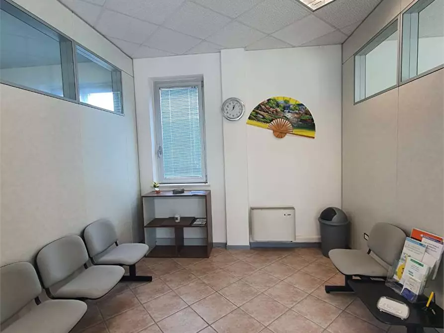 Immagine 10 di Ufficio in vendita  in Via Nazionale 2 a Vallefoglia