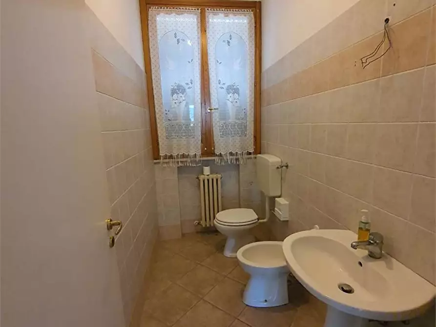 Immagine 18 di Ufficio in vendita  in Via Nazionale 2 a Vallefoglia