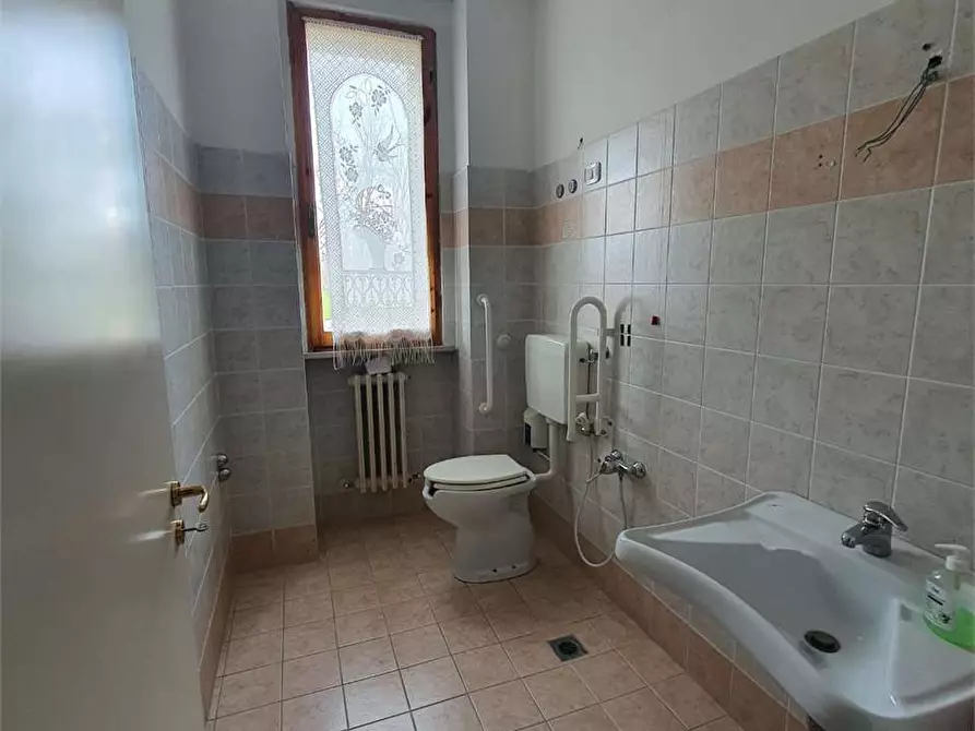 Immagine 19 di Ufficio in vendita  in Via Nazionale 2 a Vallefoglia