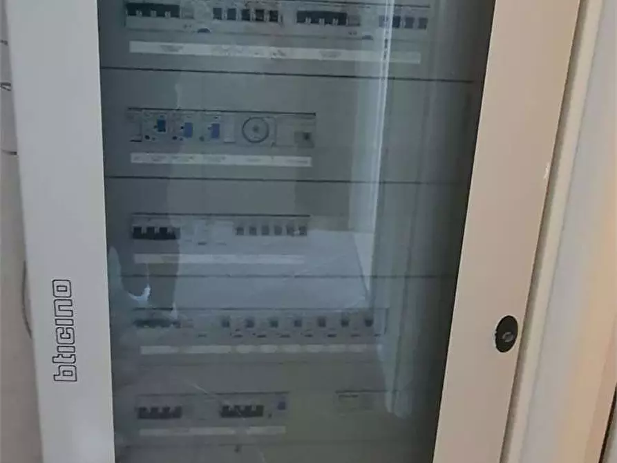 Immagine 20 di Ufficio in vendita  in Via Nazionale 2 a Vallefoglia