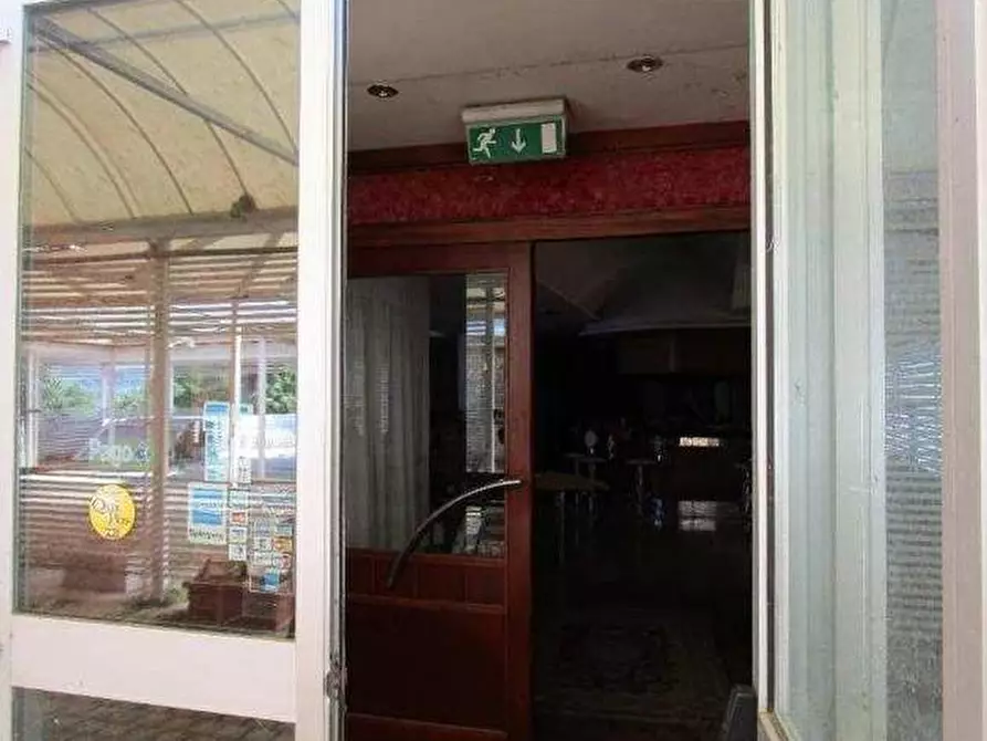 Immagine 2 di Stabile in vendita  in Zona Ledimar, Via delle Rondini  6 a Pesaro