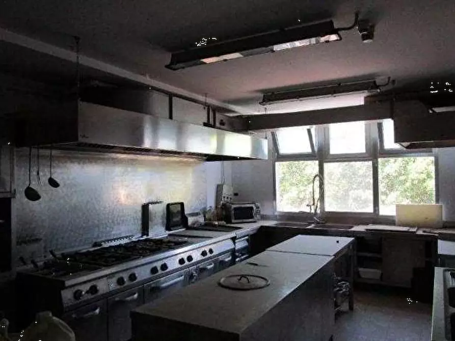 Immagine 7 di Stabile in vendita  in Zona Ledimar, Via delle Rondini  6 a Pesaro