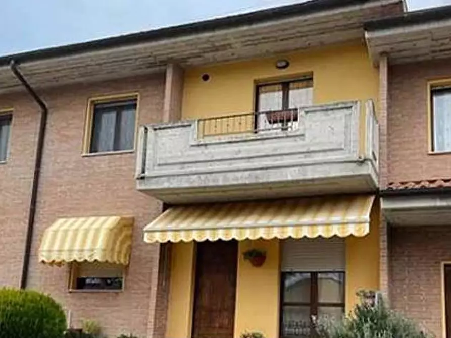 Immagine 1 di Appartamento in vendita  in Via Arturo Toscanini  4/D a Fermignano