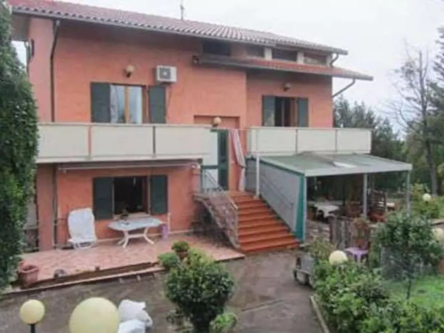 Immagine 1 di Villa in vendita  in Via Ripe a Montelabbate