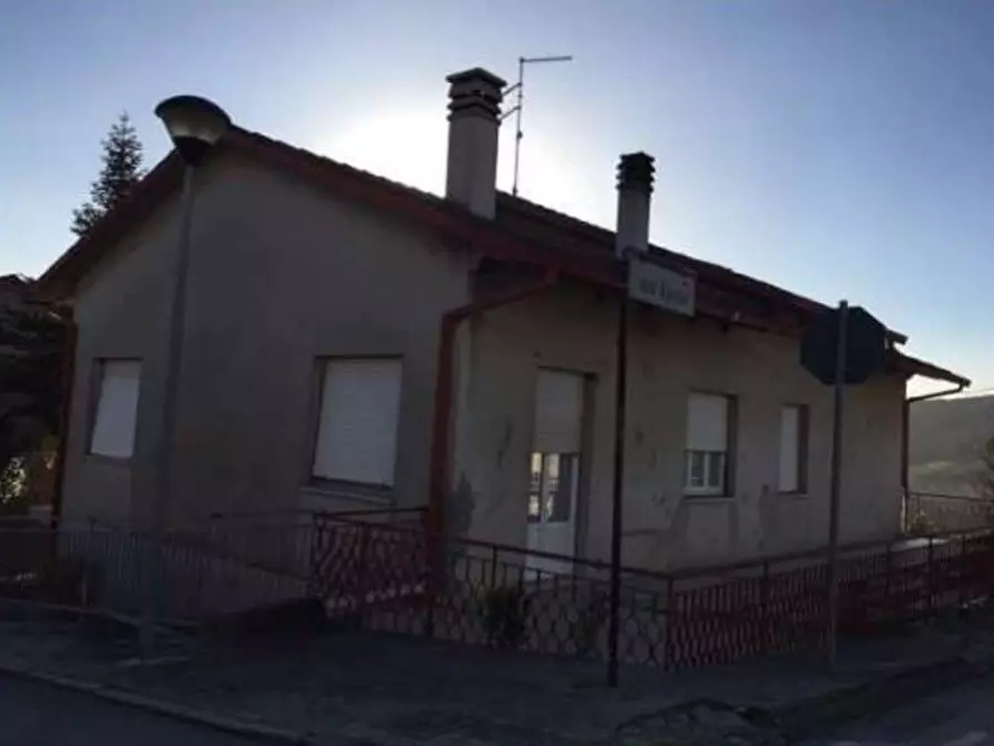 Immagine 2 di Villa in vendita  in Via  Salvemini  7 a Sassocorvaro Auditore