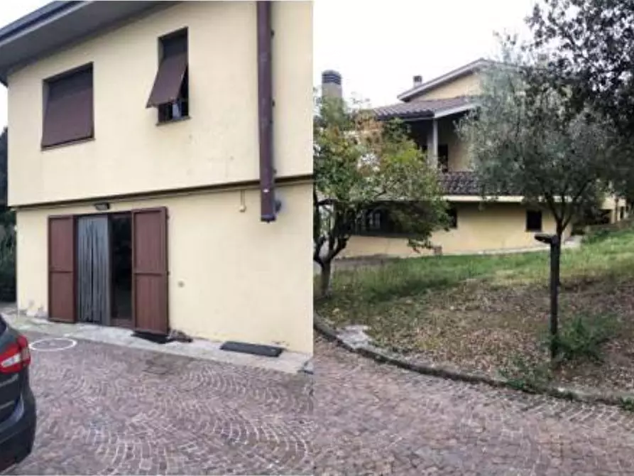 Immagine 1 di Villa in vendita  in Strada del Pozzo 33 a Tavullia