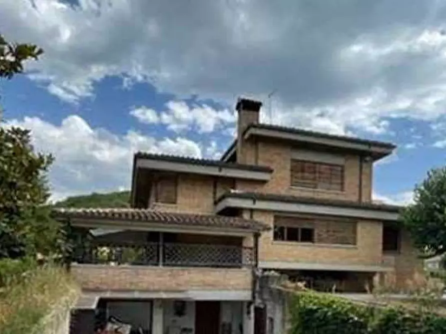 Immagine 1 di Villa in vendita  in Via Del Mare 53 a Frontone