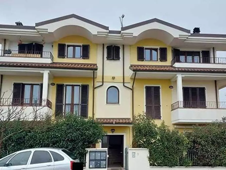 Immagine 1 di Appartamento in vendita  in Strada delle Caminate 9 a San Costanzo