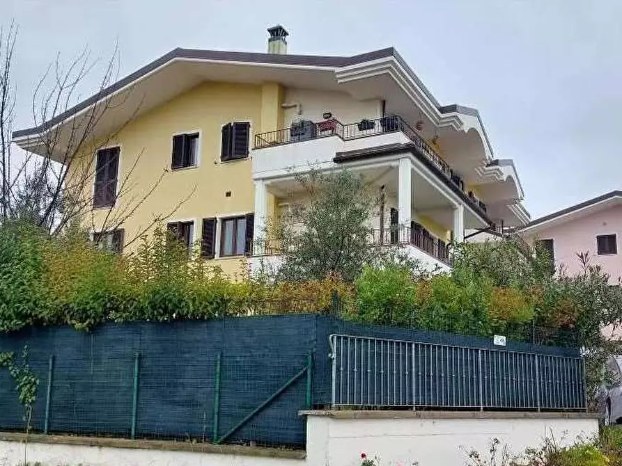 Immagine 2 di Appartamento in vendita  in Strada delle Caminate 9 a San Costanzo