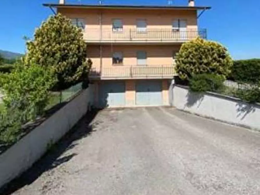 Immagine 2 di Casa bifamiliare in vendita  in Strada Prov.le San Savino 18/A a Frontone