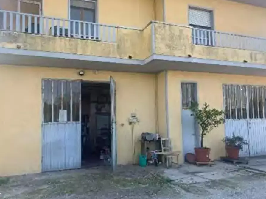 Immagine 1 di Garage in vendita  in Via Monte Bianco 5 a Tavullia