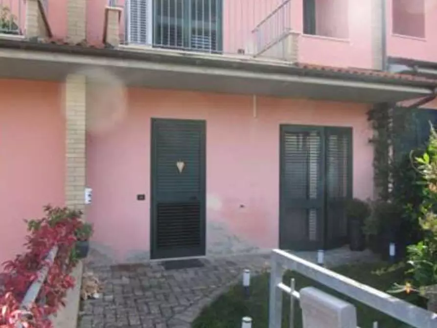 Immagine 2 di Villetta a schiera in vendita  in Via Del Colle 26 a Serra Sant'abbondio