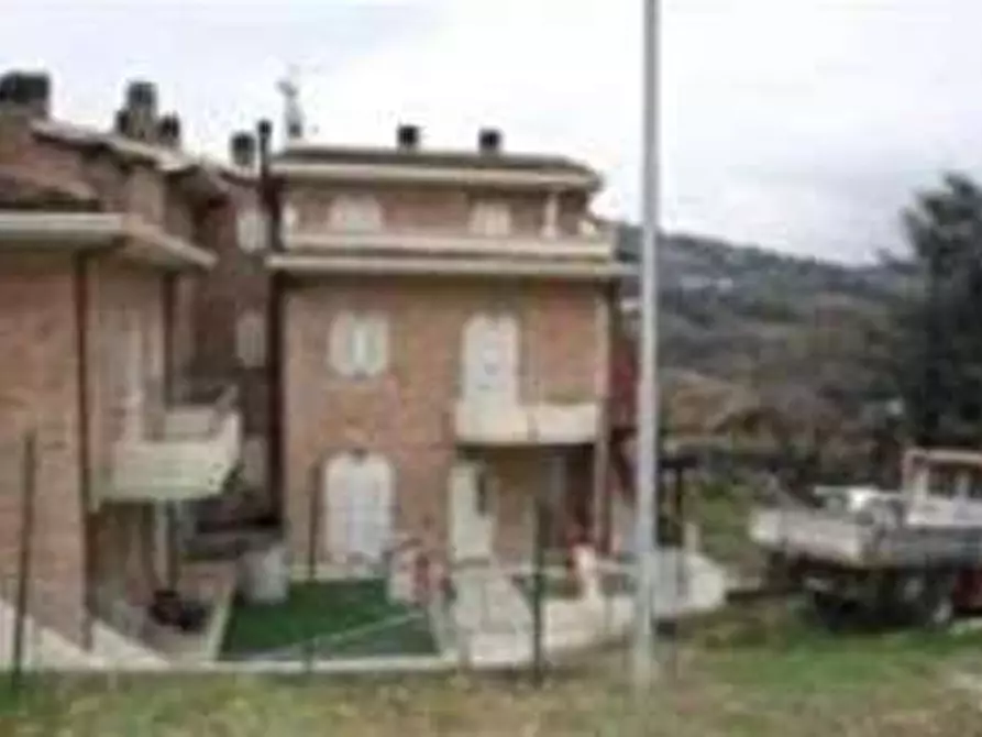 Immagine 3 di Appartamento in vendita  in Via del Monte snc a Petriano