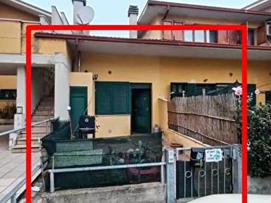 Immagine 1 di Appartamento in vendita  in Strada San Costanzo  37 C a San Costanzo