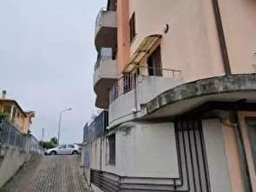Immagine 6 di Appartamento in vendita  in Via dei Cartaginesi  16 a Colli Al Metauro
