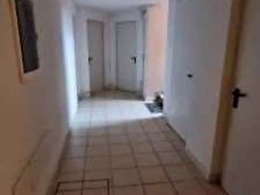 Immagine 9 di Appartamento in vendita  in Via dei Cartaginesi  16 a Colli Al Metauro