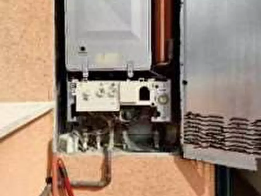 Immagine 15 di Appartamento in vendita  in Via XXV Aprile (ex Strada Volpella) 12 a San Costanzo