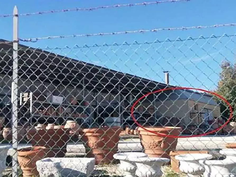 Immagine 1 di Capannone industriale in vendita  a Sant'ippolito