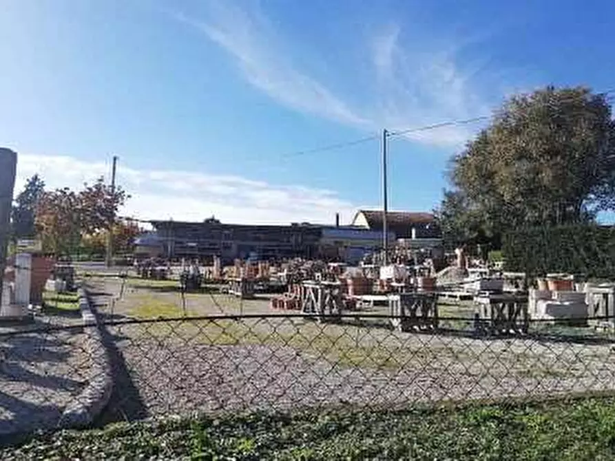 Immagine 4 di Capannone industriale in vendita  a Sant'ippolito