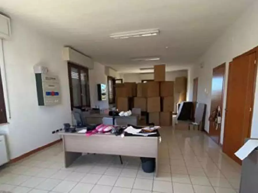 Immagine 3 di Ufficio in vendita  in Via Pirano 6-8 a Tavullia