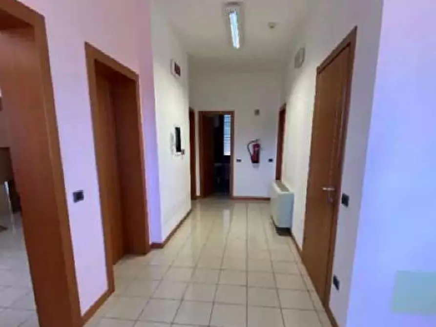 Immagine 9 di Ufficio in vendita  in Via Pirano 6-8 a Tavullia