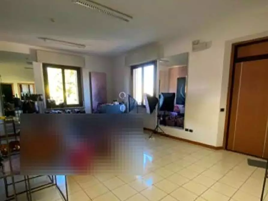 Immagine 10 di Ufficio in vendita  in Via Pirano 6-8 a Tavullia