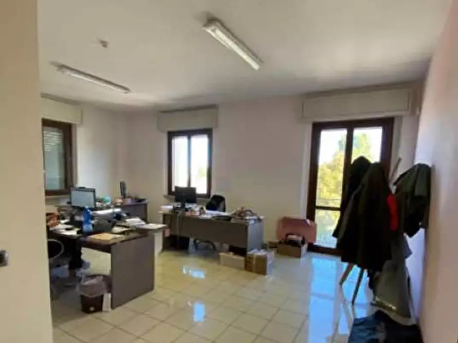Immagine 12 di Ufficio in vendita  in Via Pirano 6-8 a Tavullia