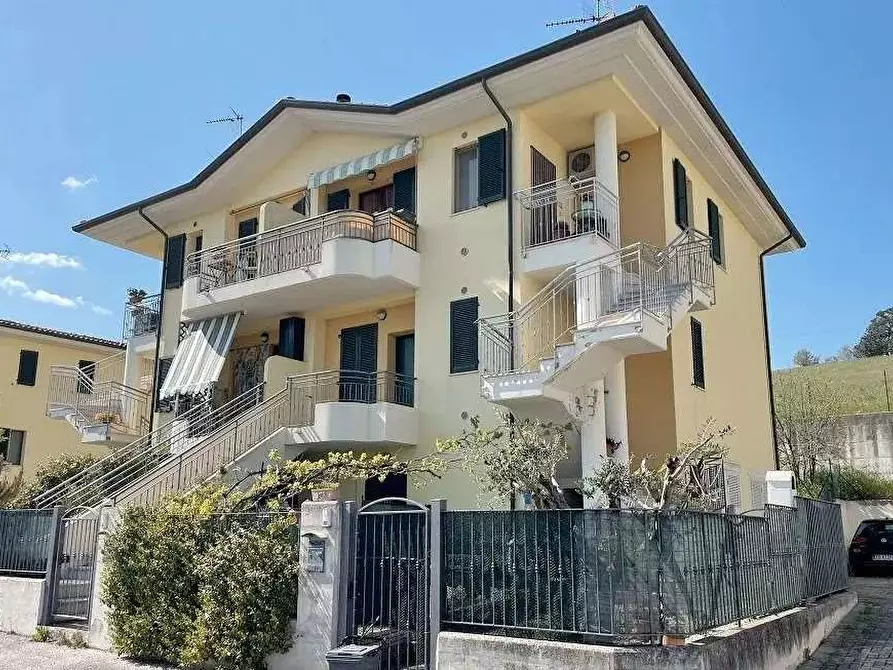 Immagine 3 di Appartamento in vendita  in Via F.lli Rosselli  10 a Tavullia