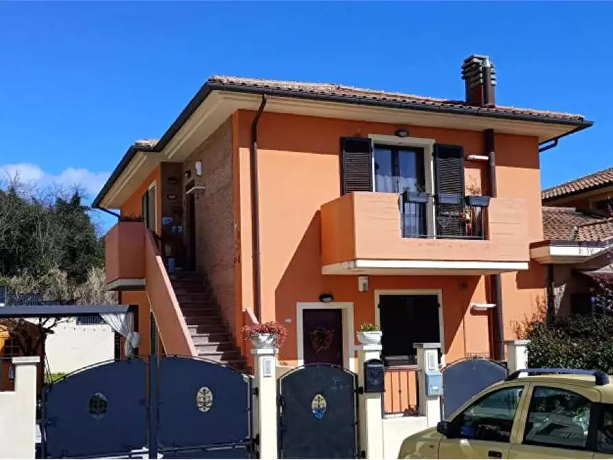 Immagine 1 di Appartamento in vendita  in Viale Italia 14 A a Colli Al Metauro