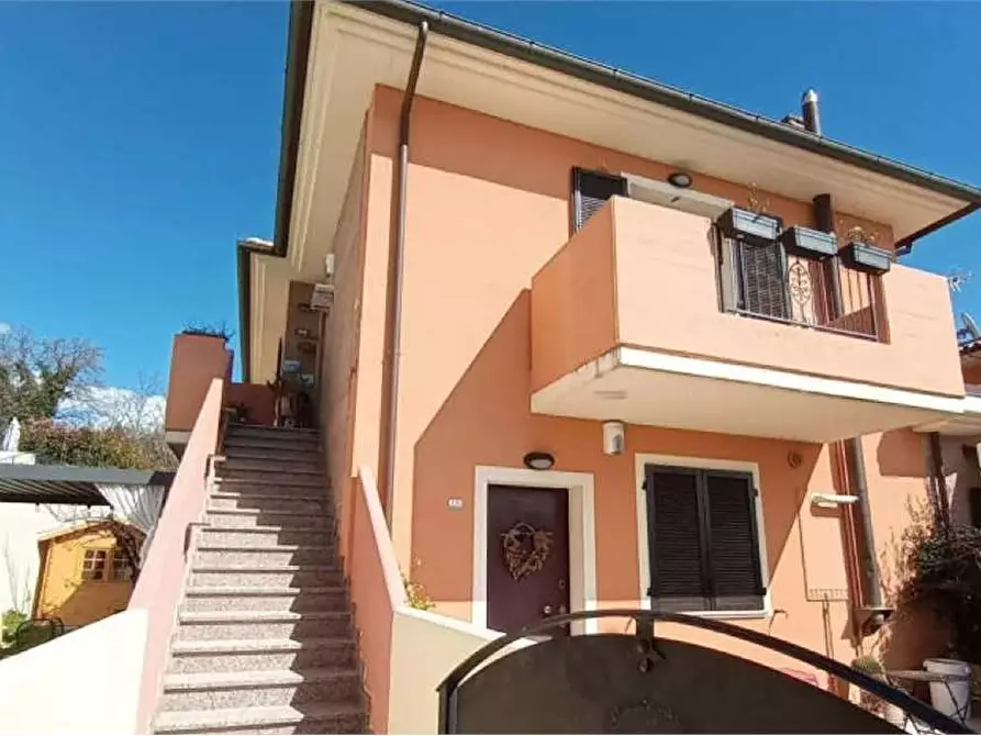 Immagine 2 di Appartamento in vendita  in Viale Italia 14 A a Colli Al Metauro