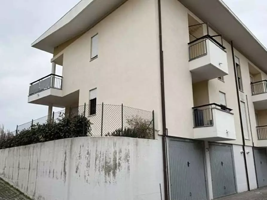 Immagine 7 di Appartamento in vendita  in Via Papa Giovanni Paolo II 47 a Vallefoglia